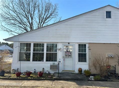 crestwood village real estate|zillow crestwood village whiting nj.